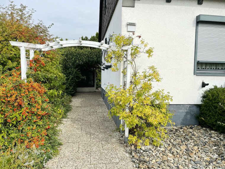 Durchgang am Haus