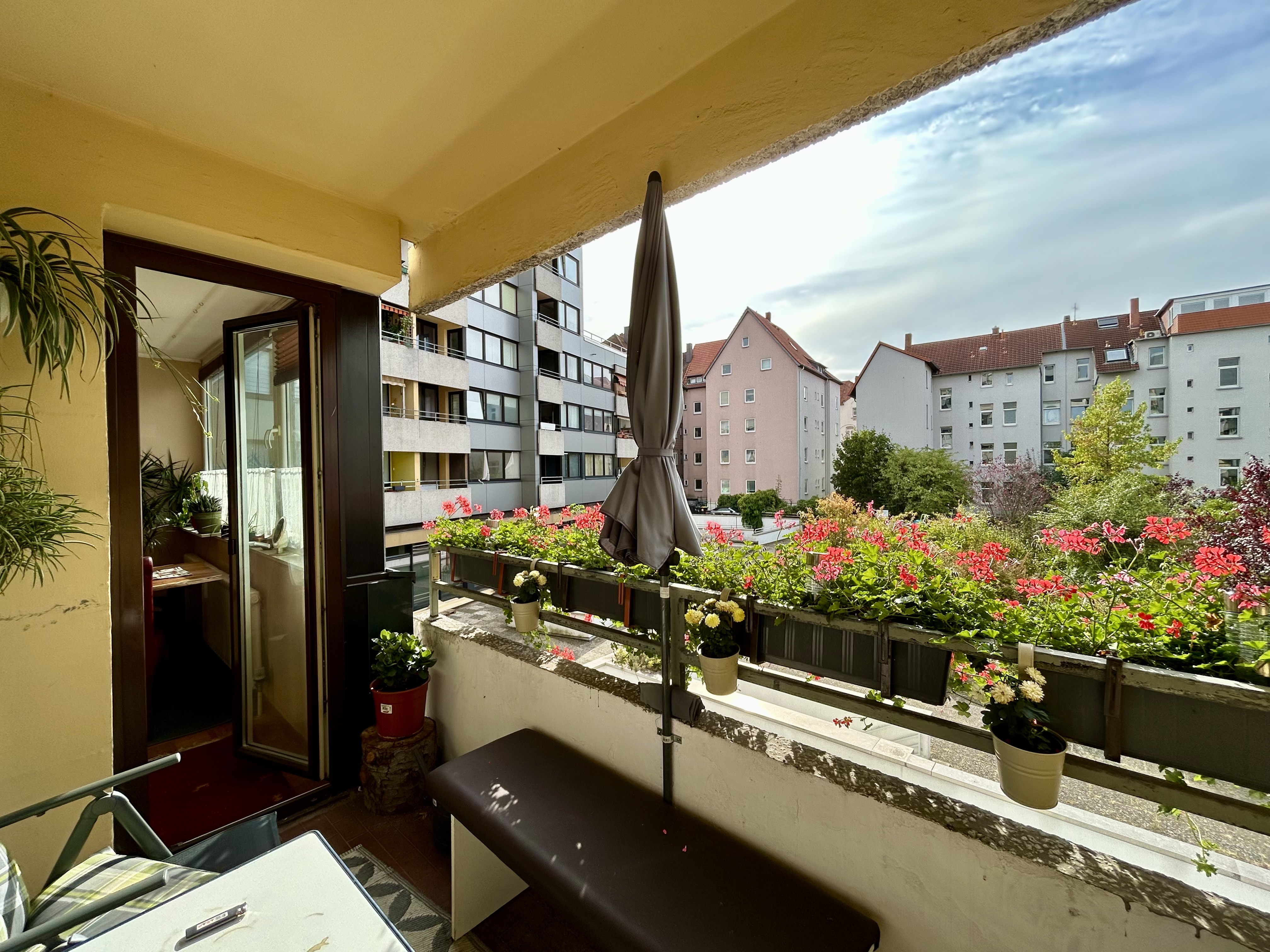 1dcb2436dd9dd2a297264410555ac9b8 Attraktive 2-Zimmer-Wohnung im Östlichen Ringgebiet – langfristig vermietet, ideale Kapitalanlage!