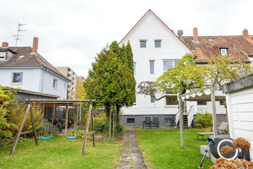 Garten mit Rückansicht