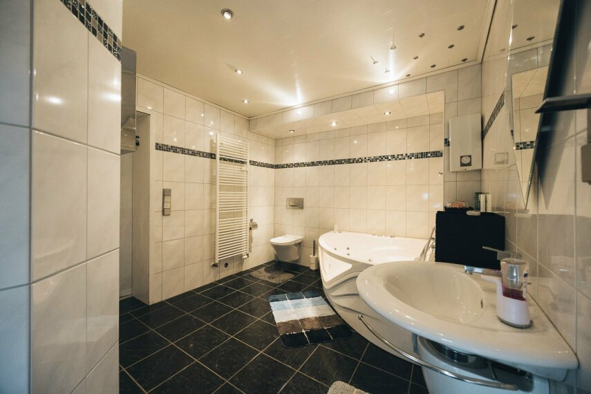 Badezimmer Wohnung 1