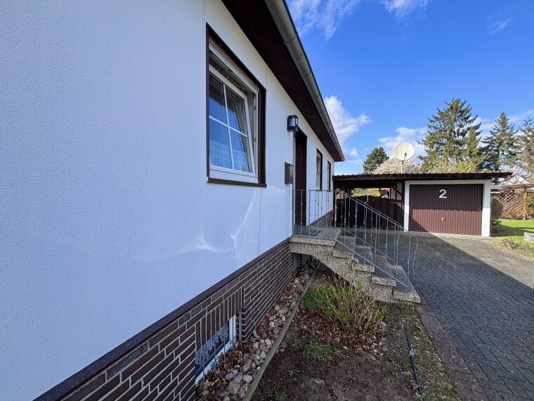 Garage und Gartenzugang