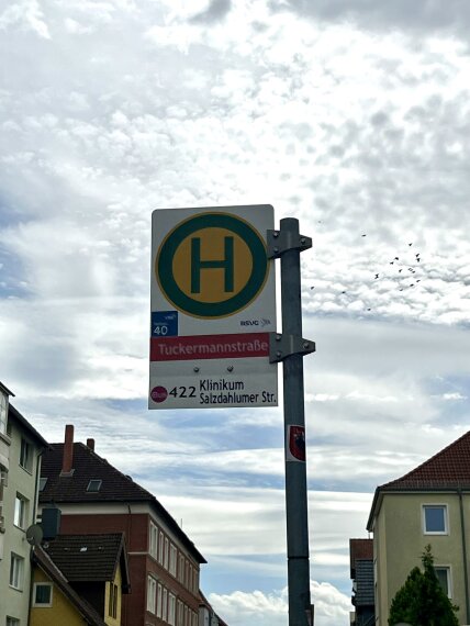 Bushaltestelle in Sichtweite 