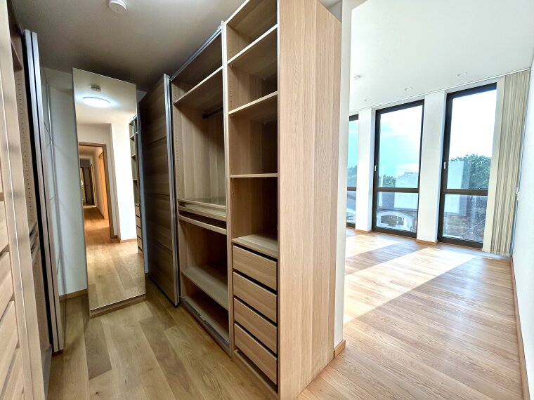Begehbarer Kleiderschrank