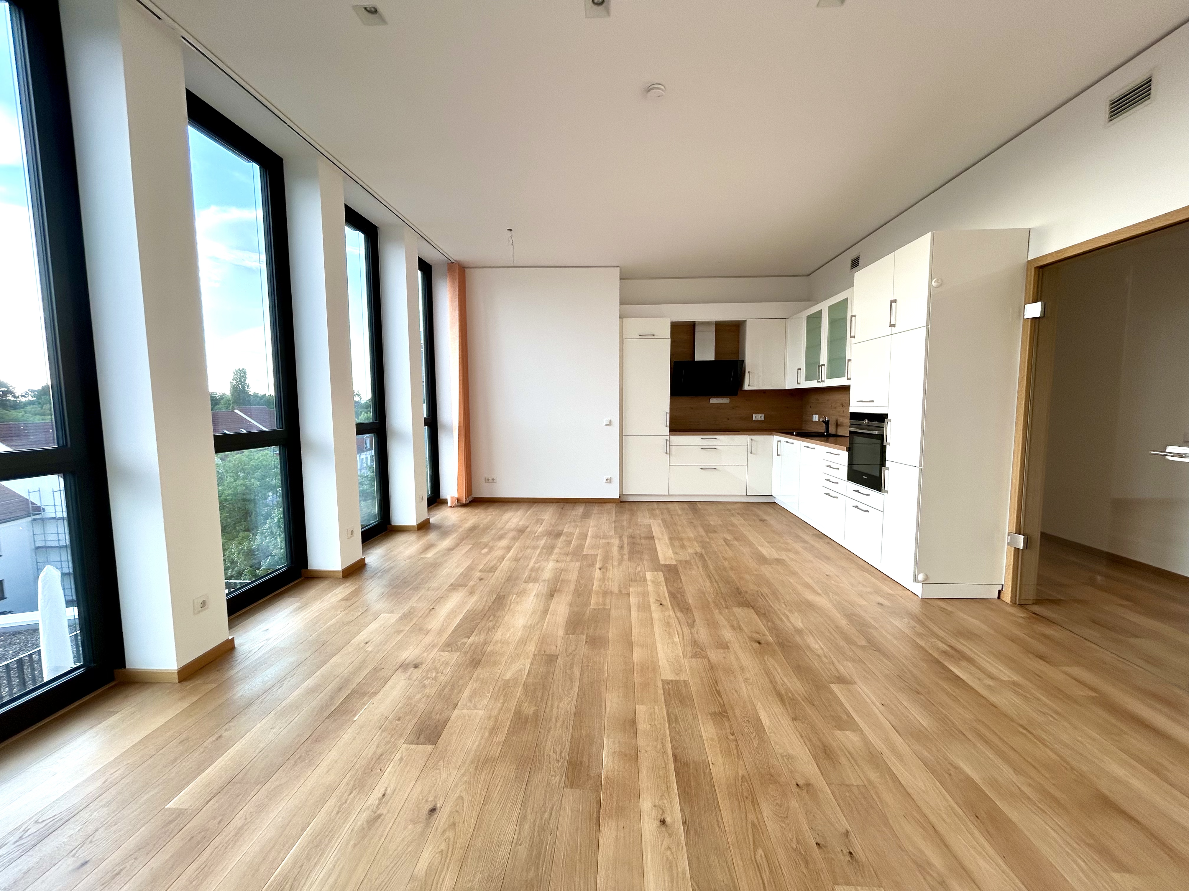 6143b2492ae2907a0b6a176727baa0b9 Penthouse-Feeling | Dachterrasse | TG Platz | Citylage I Weitblick ins Grüne