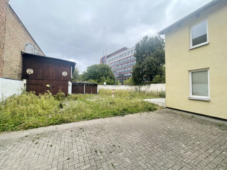 Grundstück