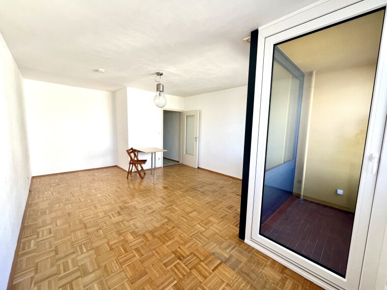 Wohn- und Schlafzimmer 