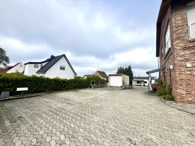 Innenhof Mieterparkplätze 