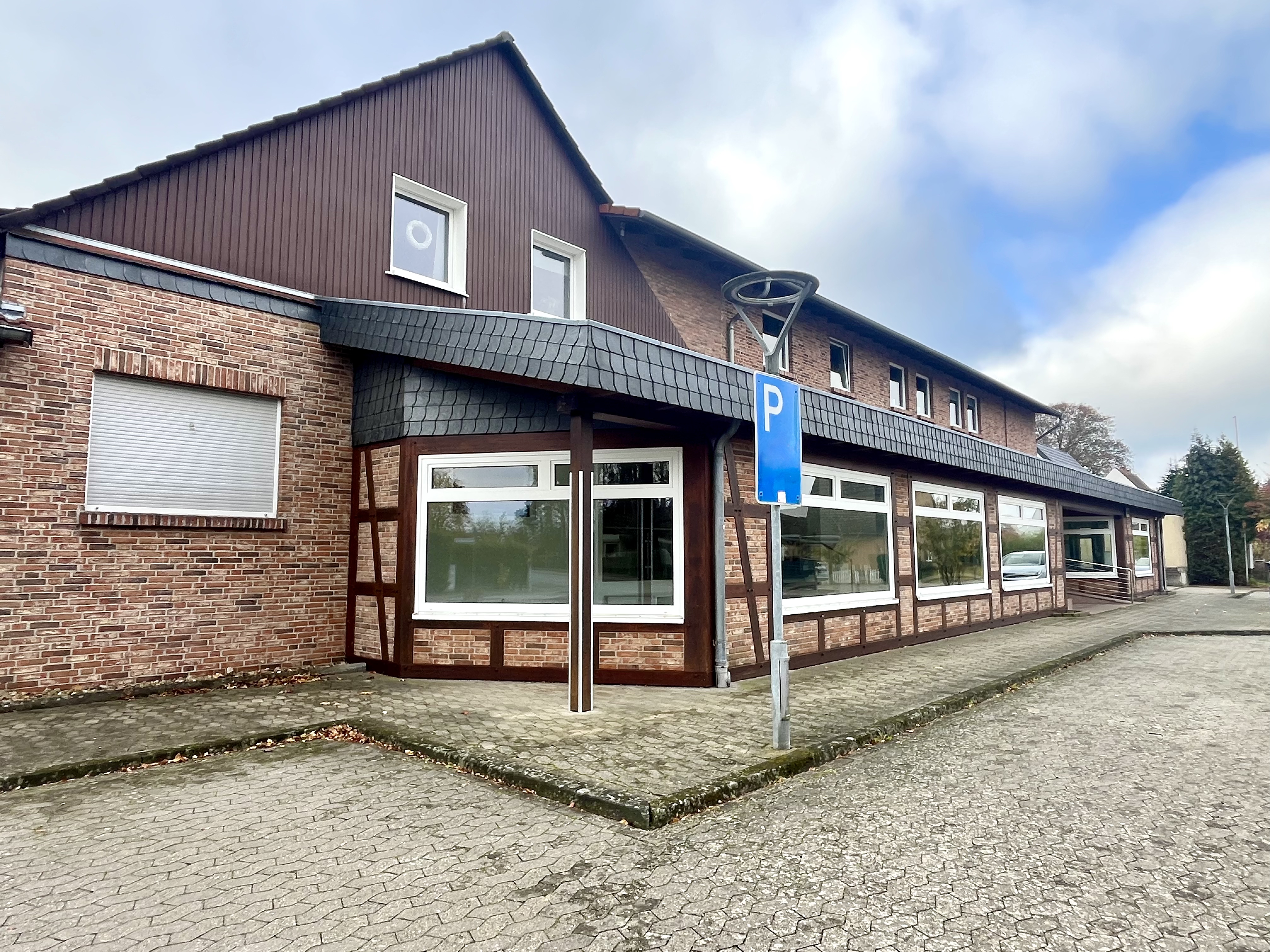 Gepflegtes Wohn- und Geschäftshaus mit attraktiver Renditeperspektive in Leiferde!